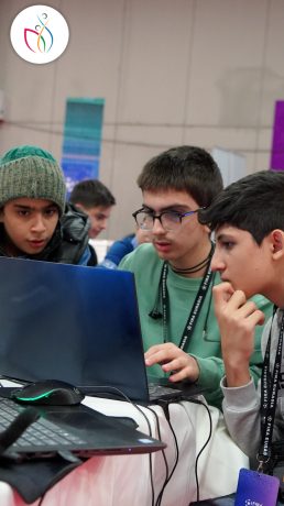 مسابقه بین المللی برنامه نویسی